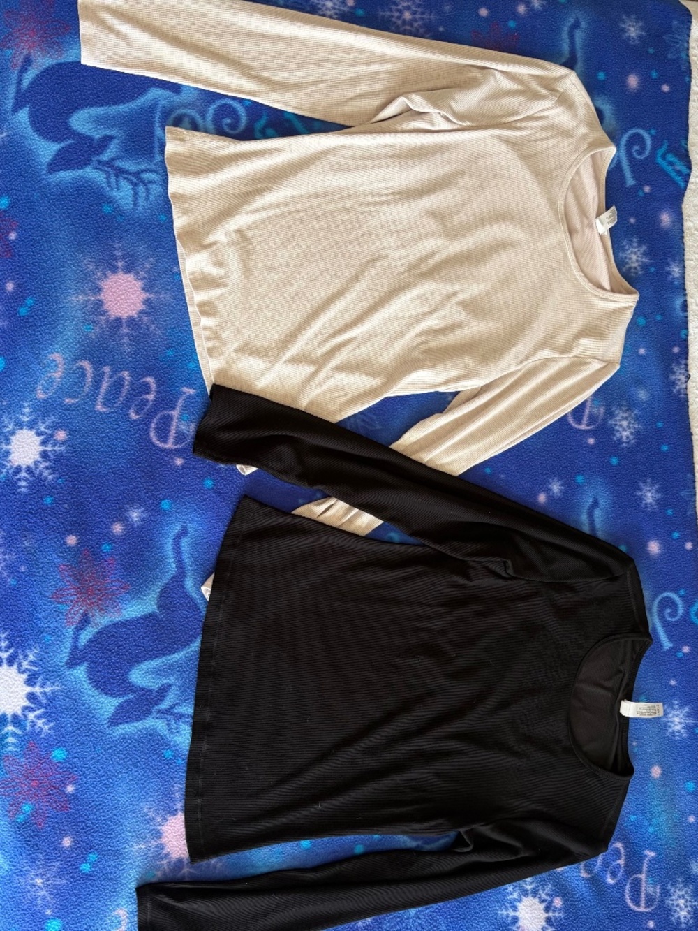 NWOT Pack of 2! Yogalicious Heavenly Rib Long Sleeve Built-In Bra Women's L